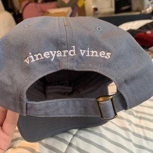 vineyard vines hat (like new!)